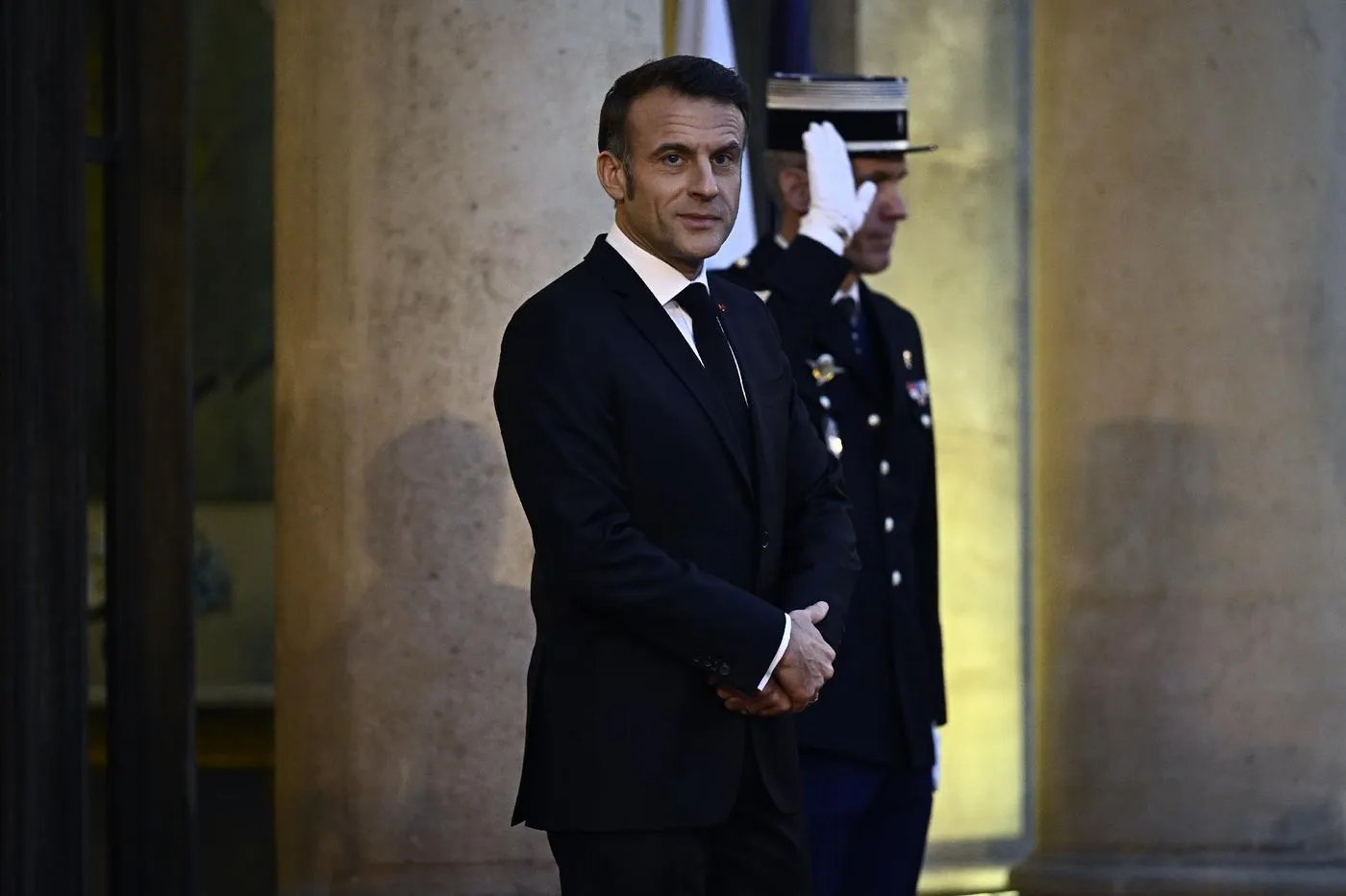 Emmanuel Macron : Qui pour succéder à Michel Barnier ?