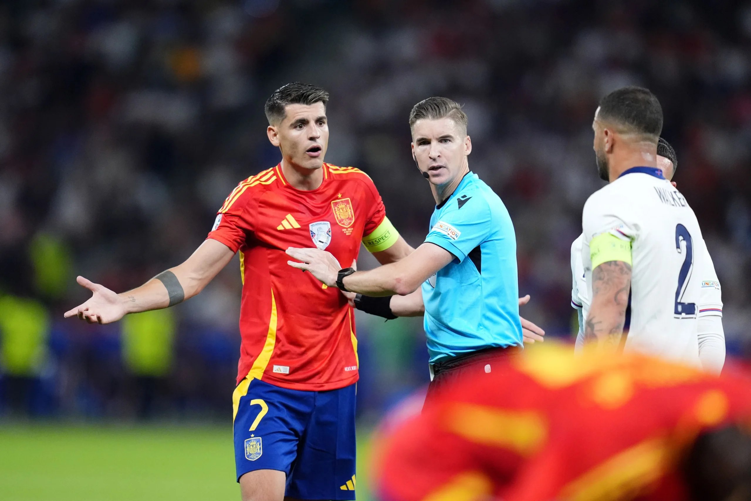 François Letexier : L'arbitre qui fait débat après le choc Monaco-PSG