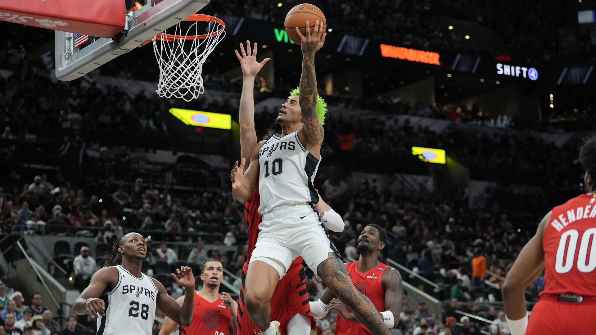 Les Spurs s'imposent dans un duel haletant contre les Blazers !