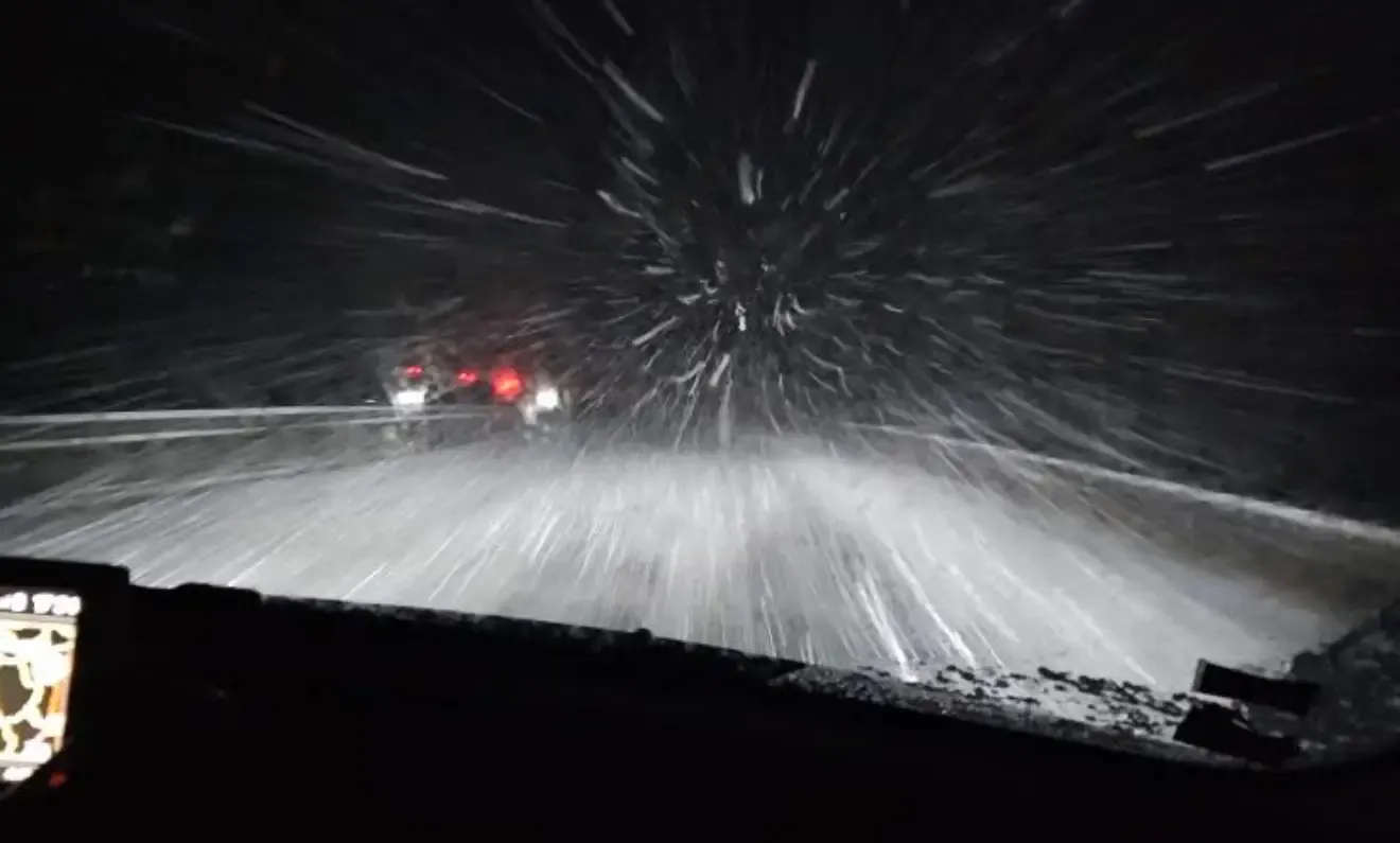 Neige sur l'A75 : Circulation perturbée et conseils de sécurité