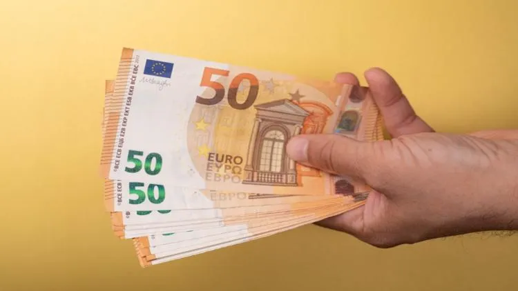 Prime de Noël 2024 : Tout ce qu'il faut savoir sur l'aide exceptionnelle de fin d'année
