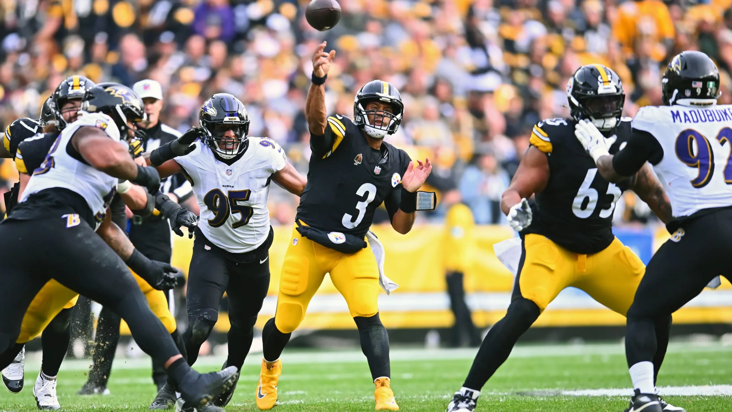 Ravens vs. Steelers : La Rivalité Renouvelée au Sommet de l'AFC Nord