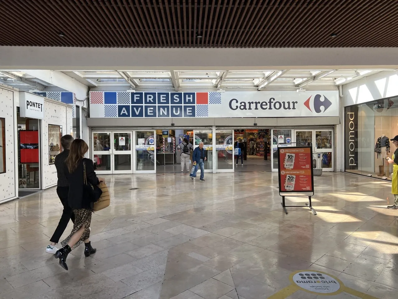Supermarchés ouverts le 25 décembre : un choix audacieux pour les fêtes !