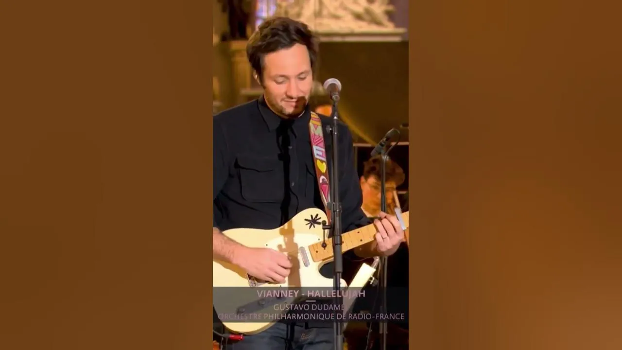 Vianney éblouit avec sa version française de "Hallelujah" pour la réouverture de Notre-Dame