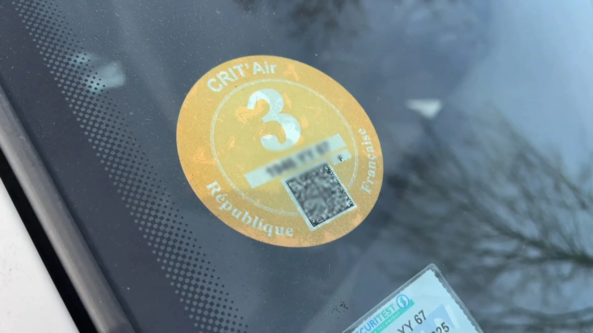 Vignette Crit'Air : Quelles Nouvelles Règles pour Circuler en Zones à Faibles Émissions ?
