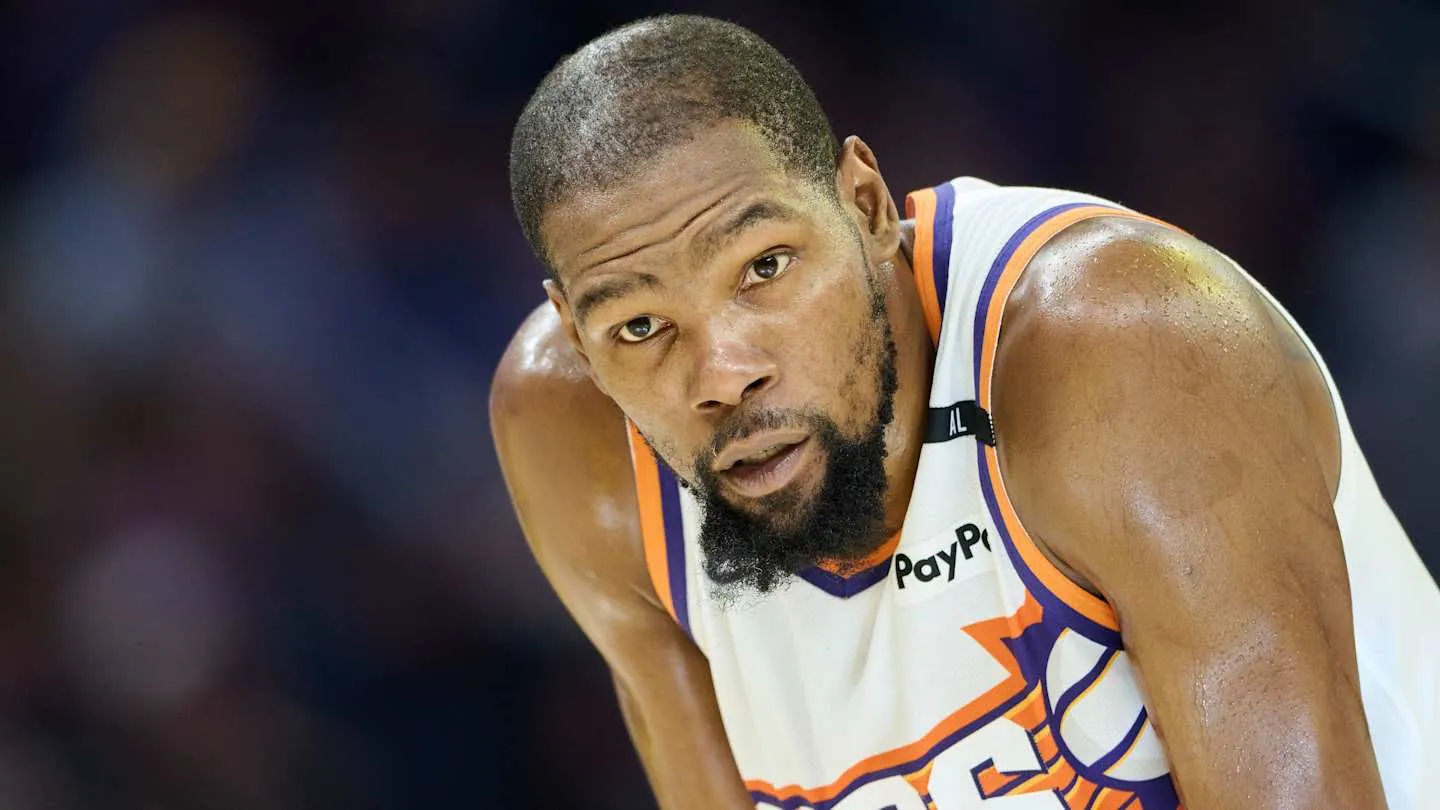 Warriors vs Suns : Duel Électrisant au Sommet de la NBA !