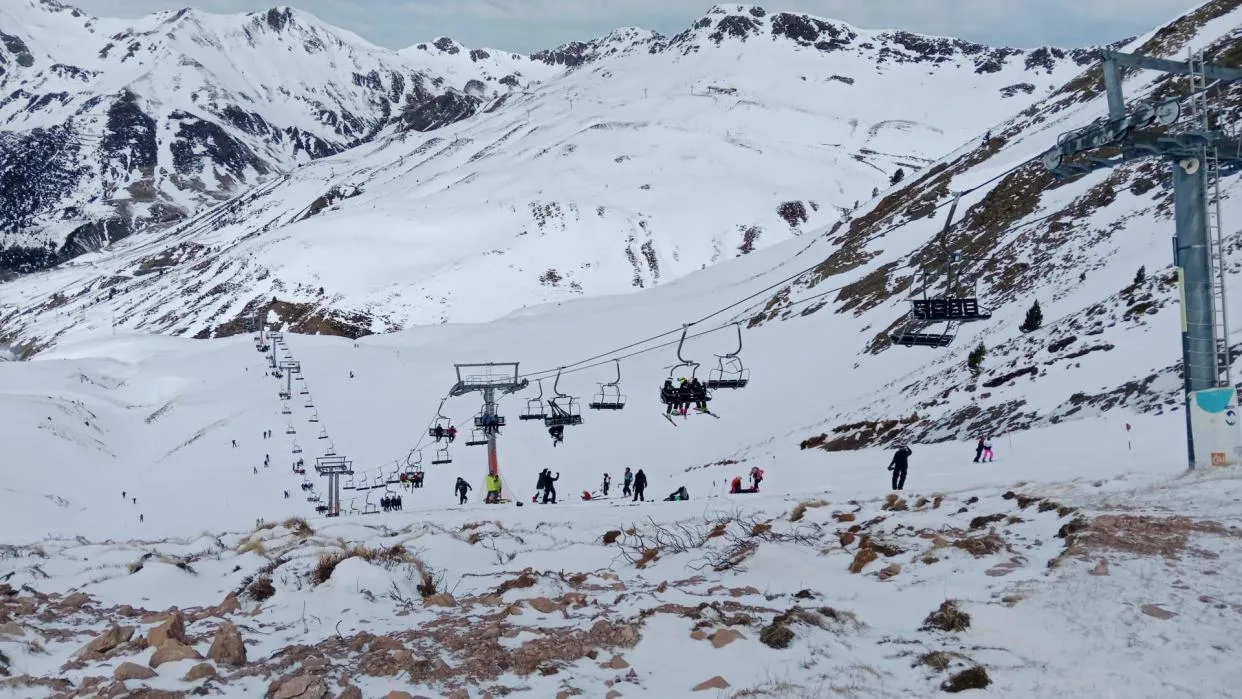 Accident de télésiège en Espagne : plus de 30 blessés, l'angoisse règne
