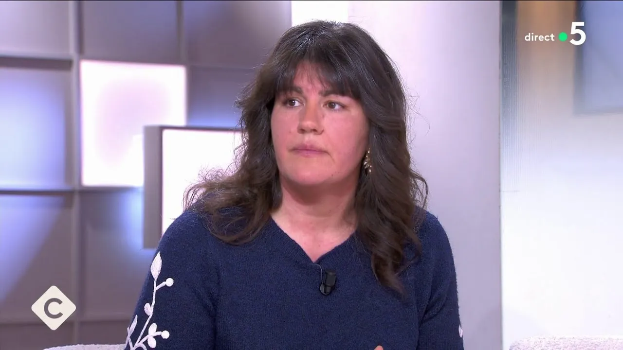 Anna Roy : La voix qui fait vibrer la France en 2025