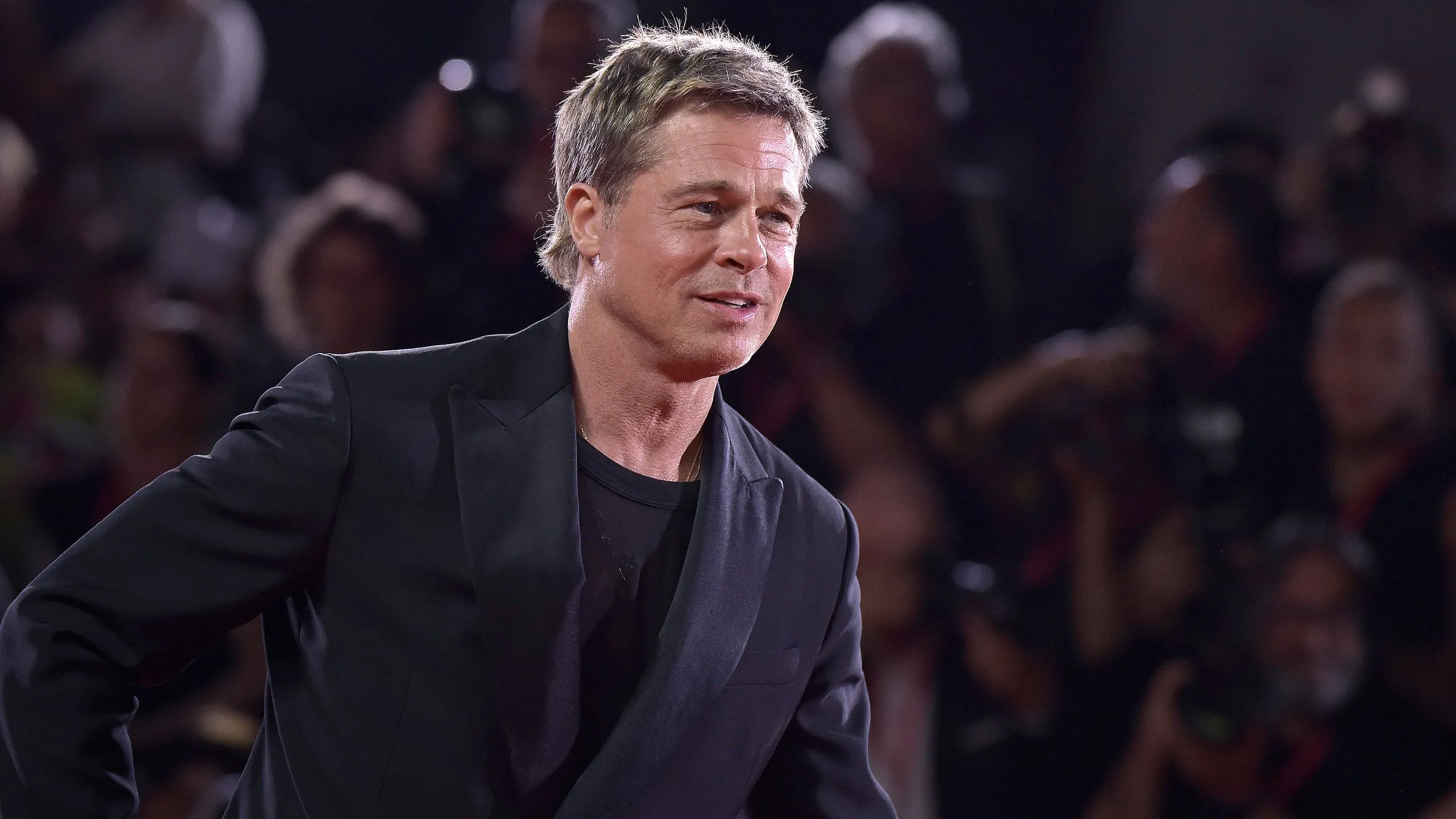 Arnaque au faux Brad Pitt : Anne, victime d'une escroquerie de 830 000 euros