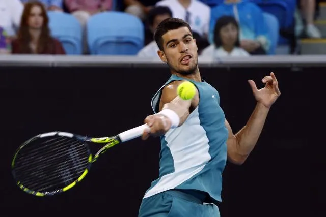 Carlos Alcaraz : La nouvelle étoile du tennis mondial brille à Roland-Garros