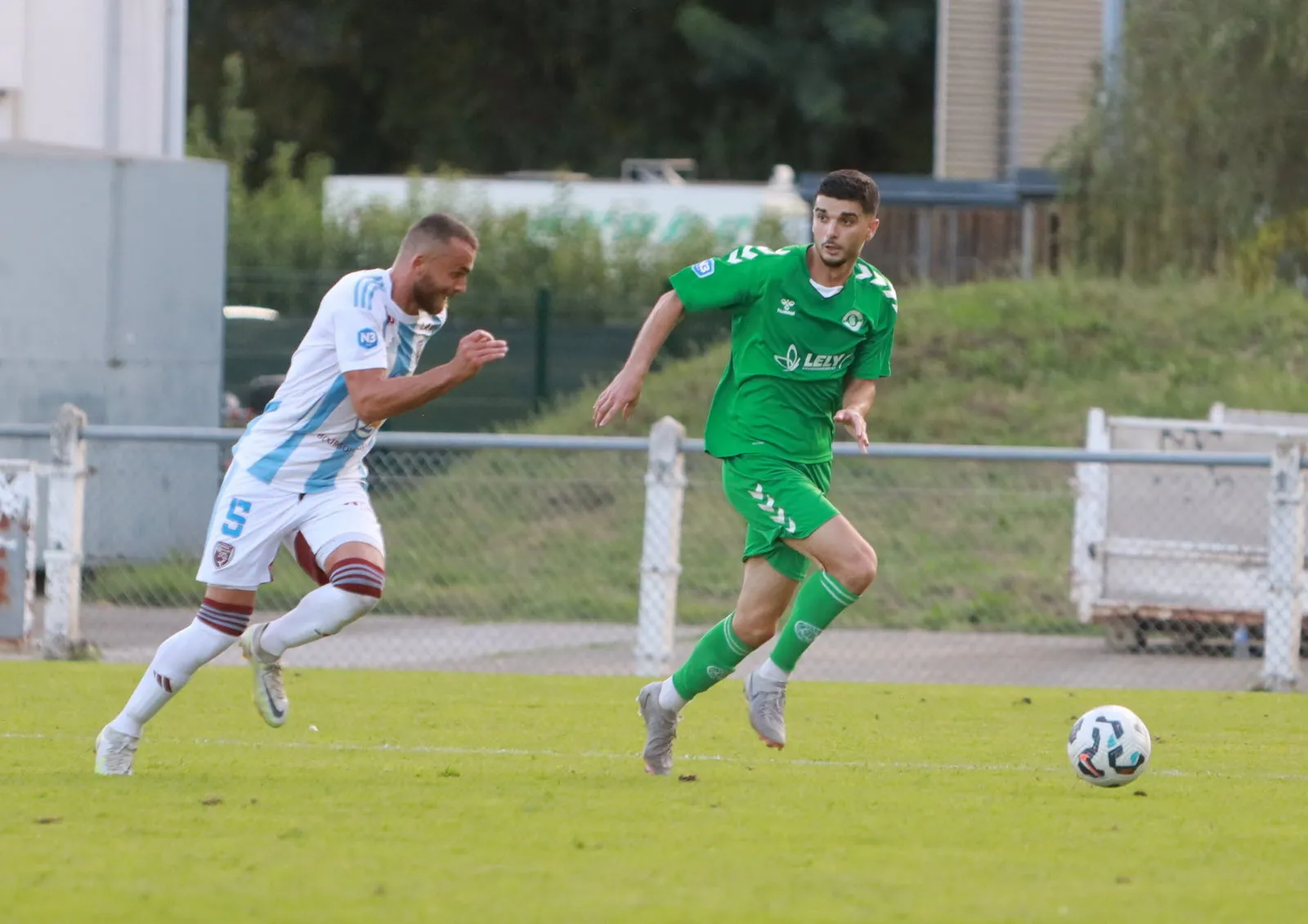 Foot National : Les Équipes en Pleine Forme pour la Saison 2025