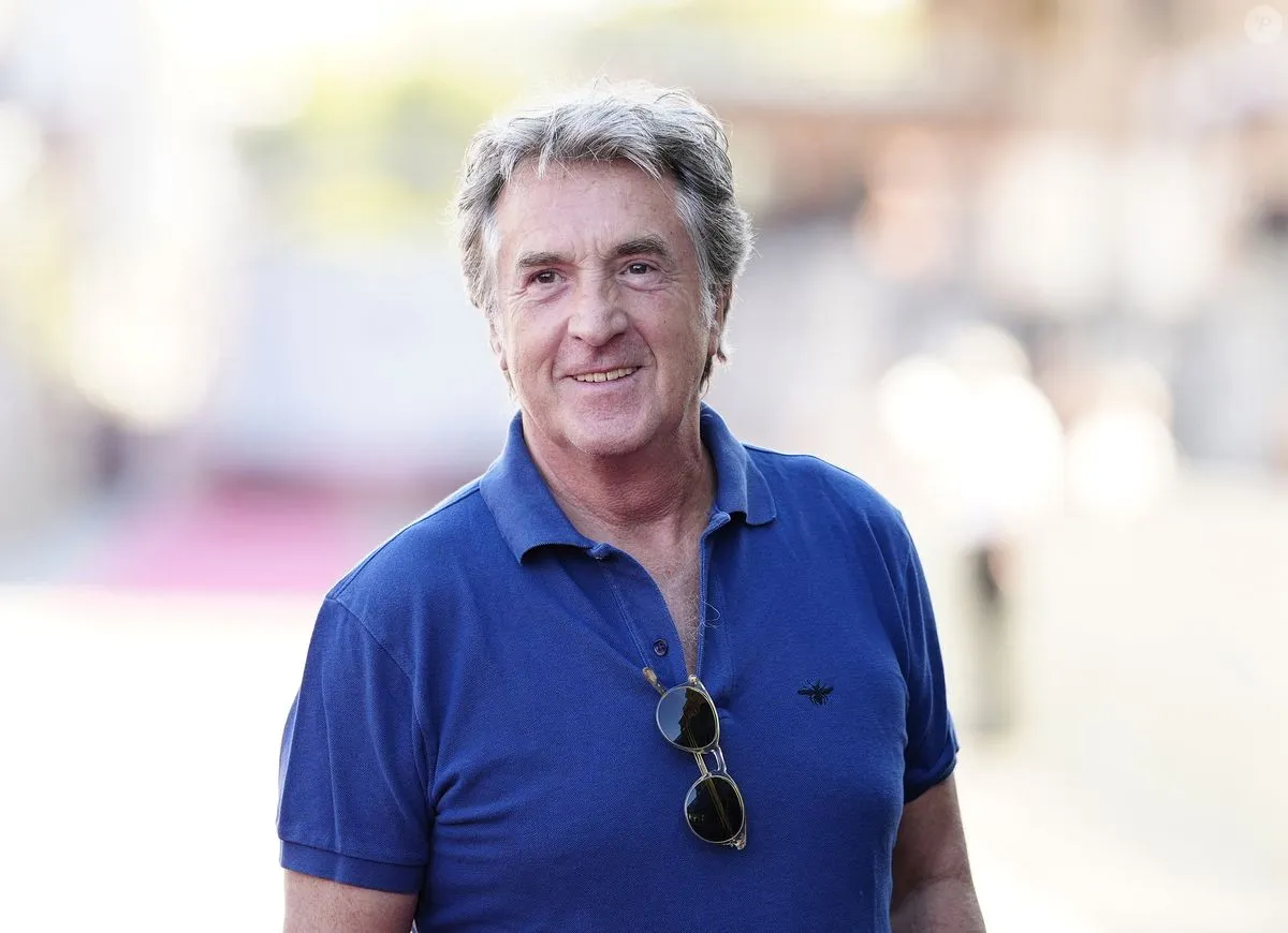François Cluzet : Le Grand Retour de l'Acteur au Théâtre qui Fait Sensation