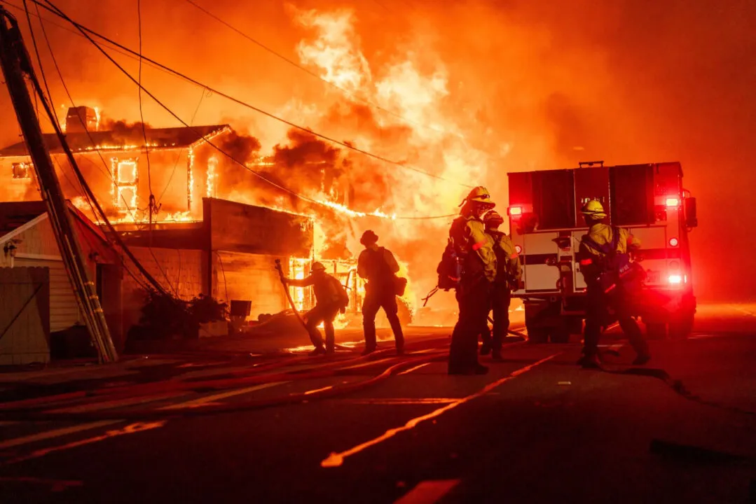 Incendies dévastateurs à Los Angeles : la Californie en état d'urgence