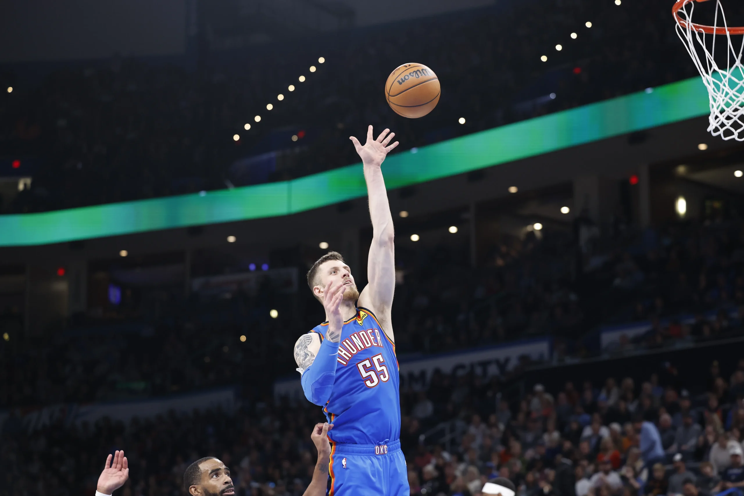 Knicks vs Thunder : Duel Électrisant au Sommet de la NBA !