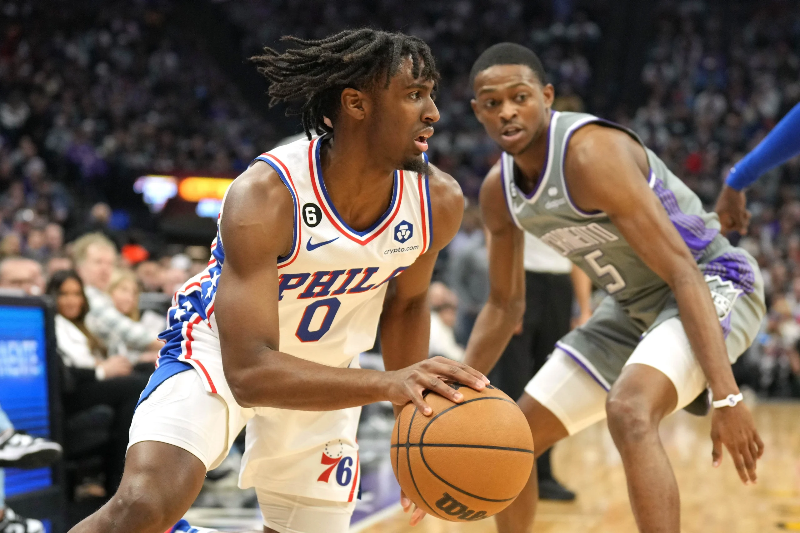 Les 76ers s'imposent face aux Kings : un match décisif pour Philly