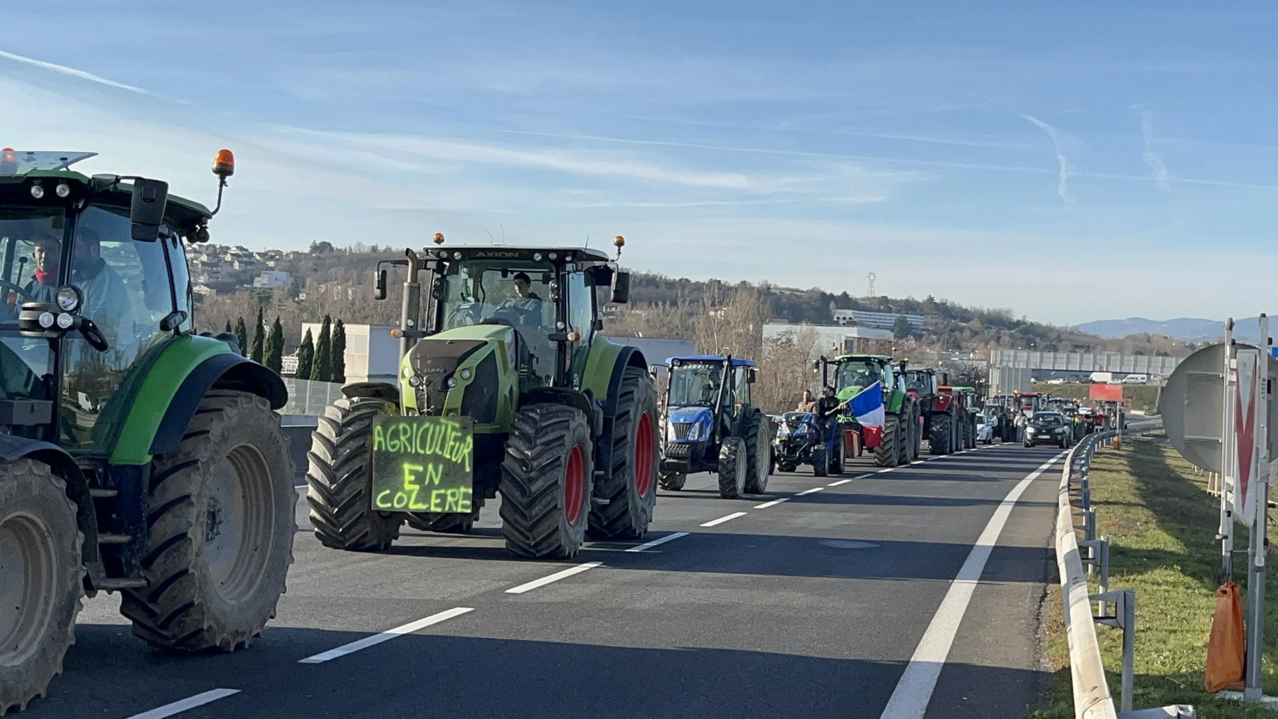 Les Agriculteurs Français en Première Ligne : Défis et Innovations en 2025