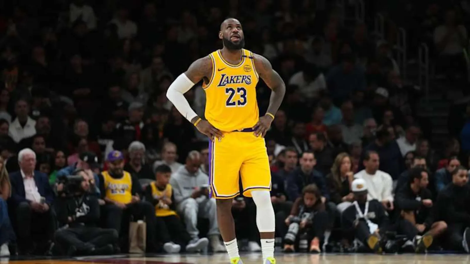 Les Lakers Dominent les Spurs : Un Match Marqué par l'Intensité