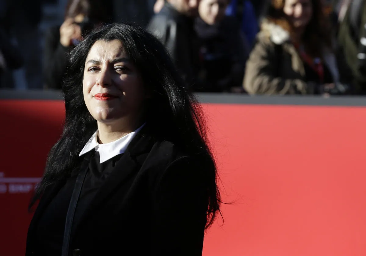 Marjane Satrapi : L'Art de Raconter l'Iran à Travers ses Bandes Dessinées