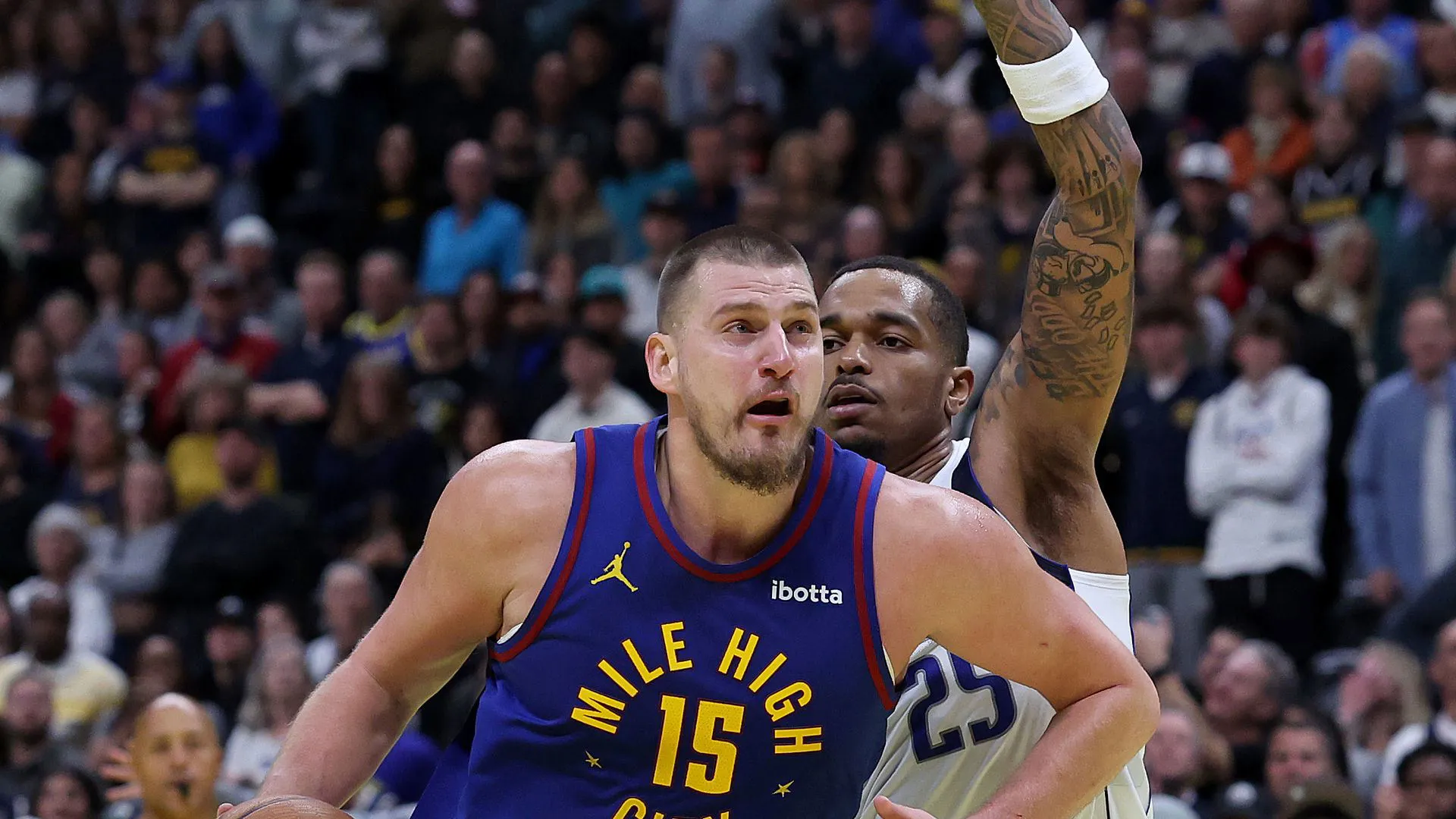 Mavericks vs Nuggets : Duel Épique au Sommet de la NBA !