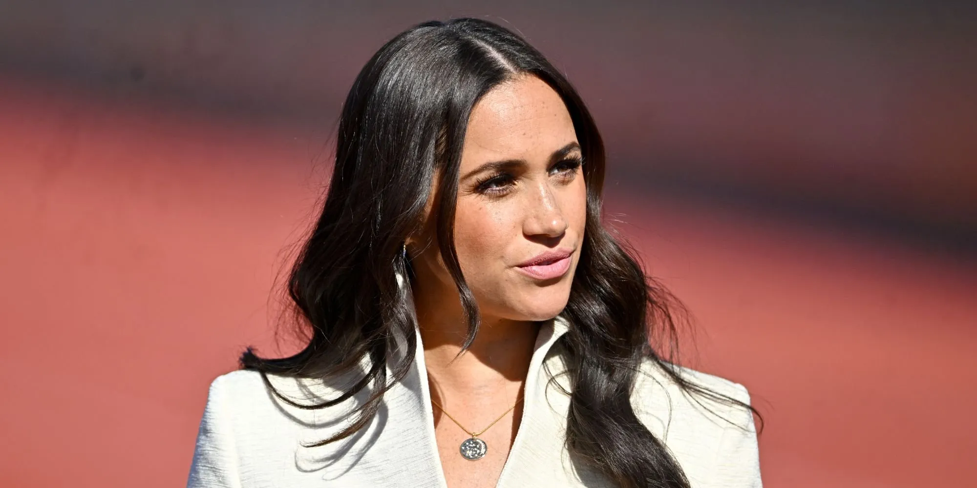 Meghan Markle : Investissement audacieux dans le bien-être capillaire