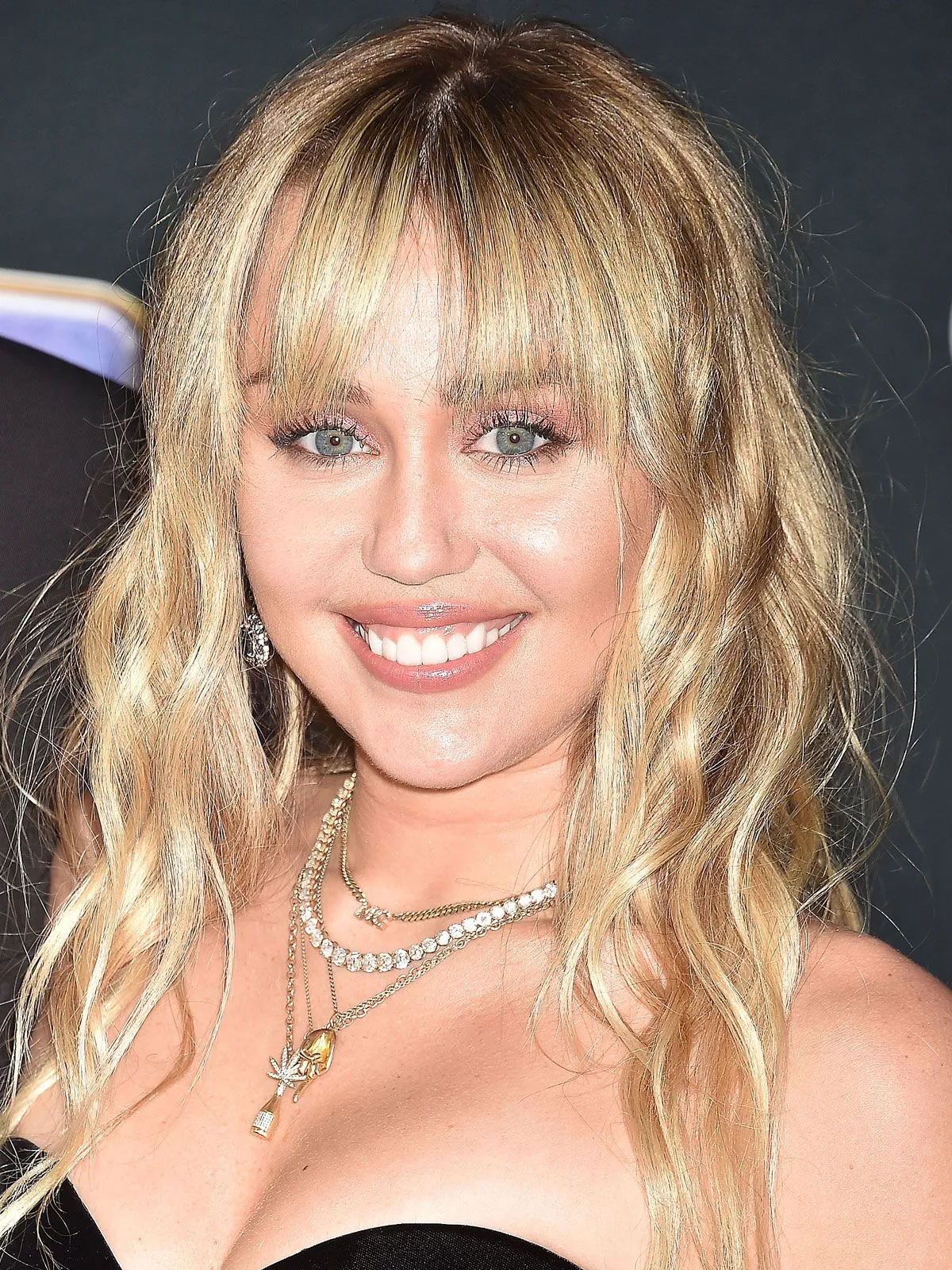 Miley Cyrus : La star qui chante en français et bouscule les tendances !