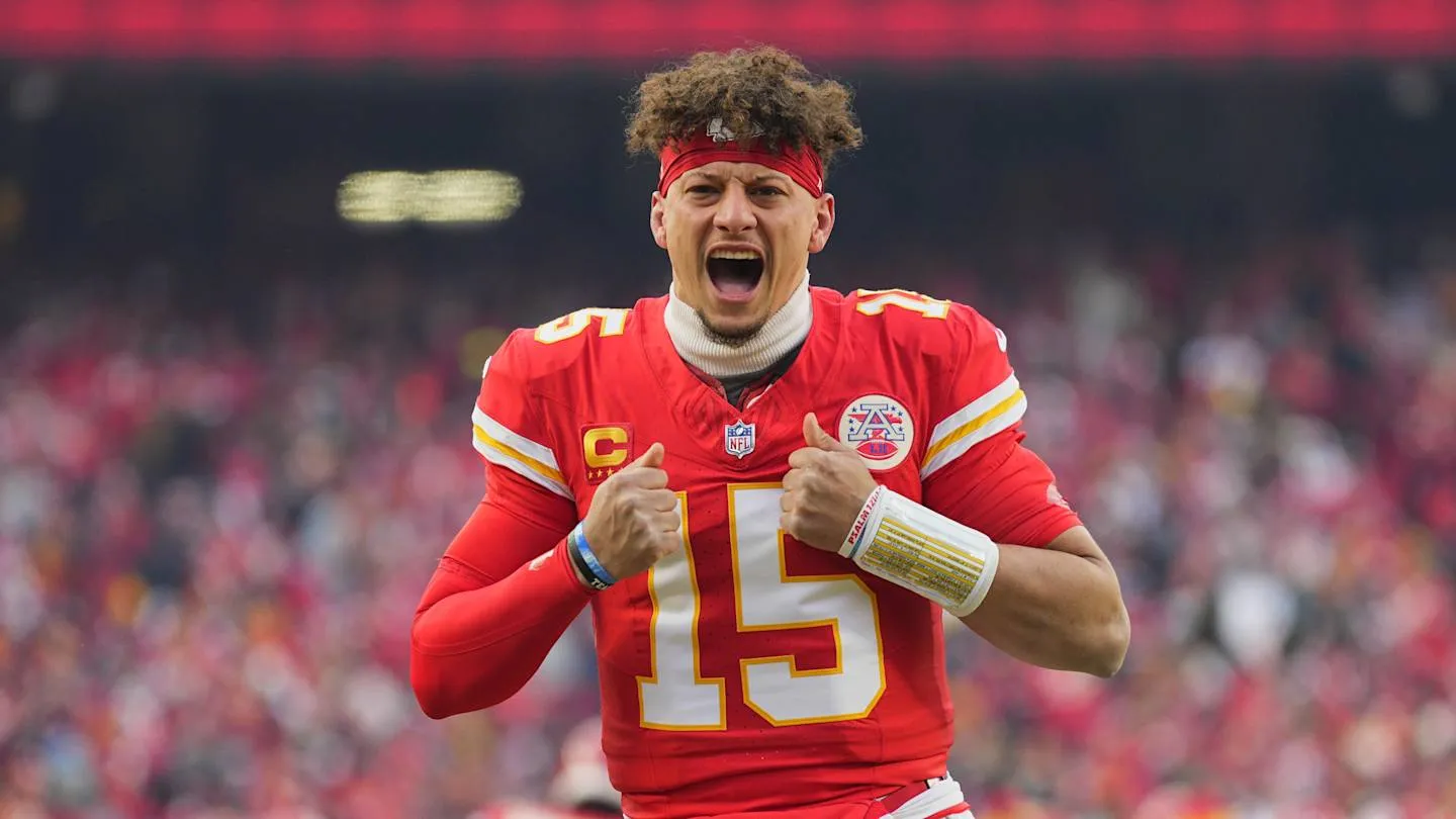 Patrick Mahomes : Le Phénomène qui Redéfinit le Football Américain