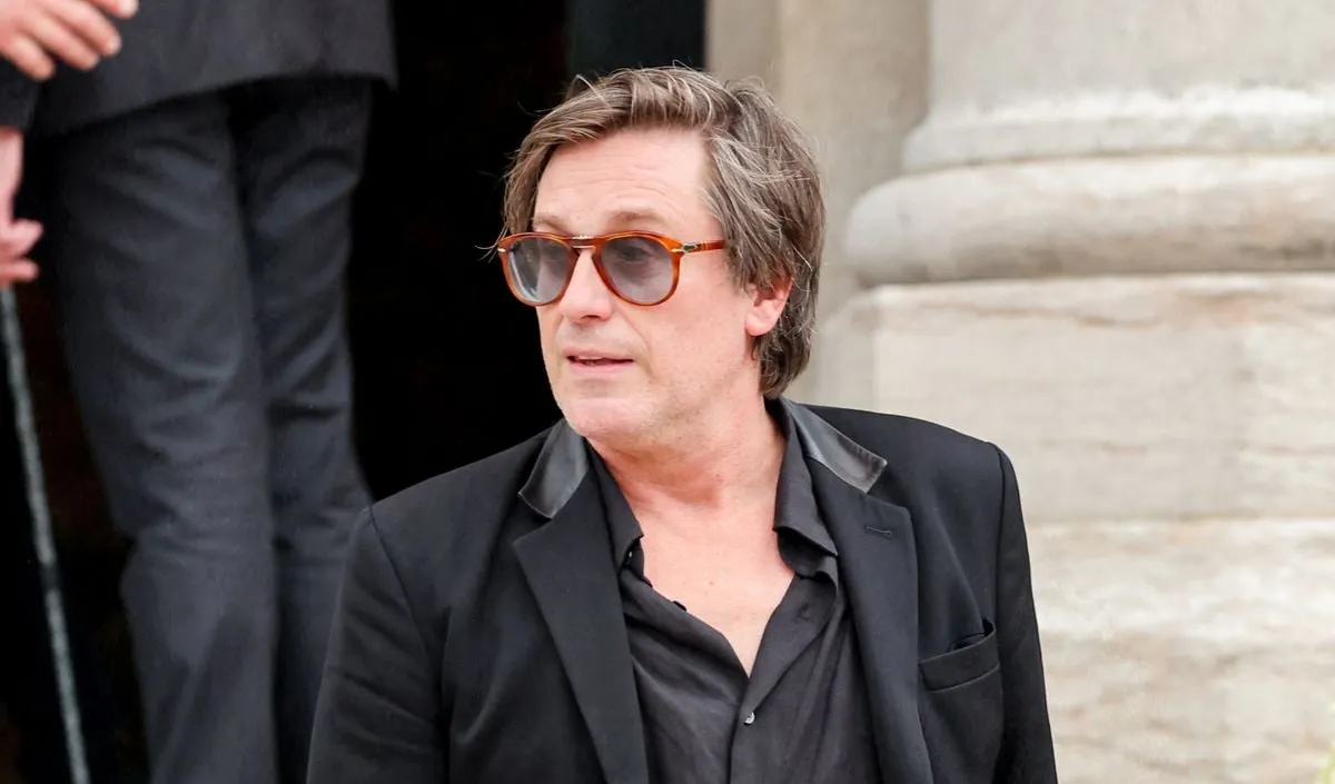 Thomas Dutronc : Un retour musical captivant avec "Il n'est jamais trop tard"