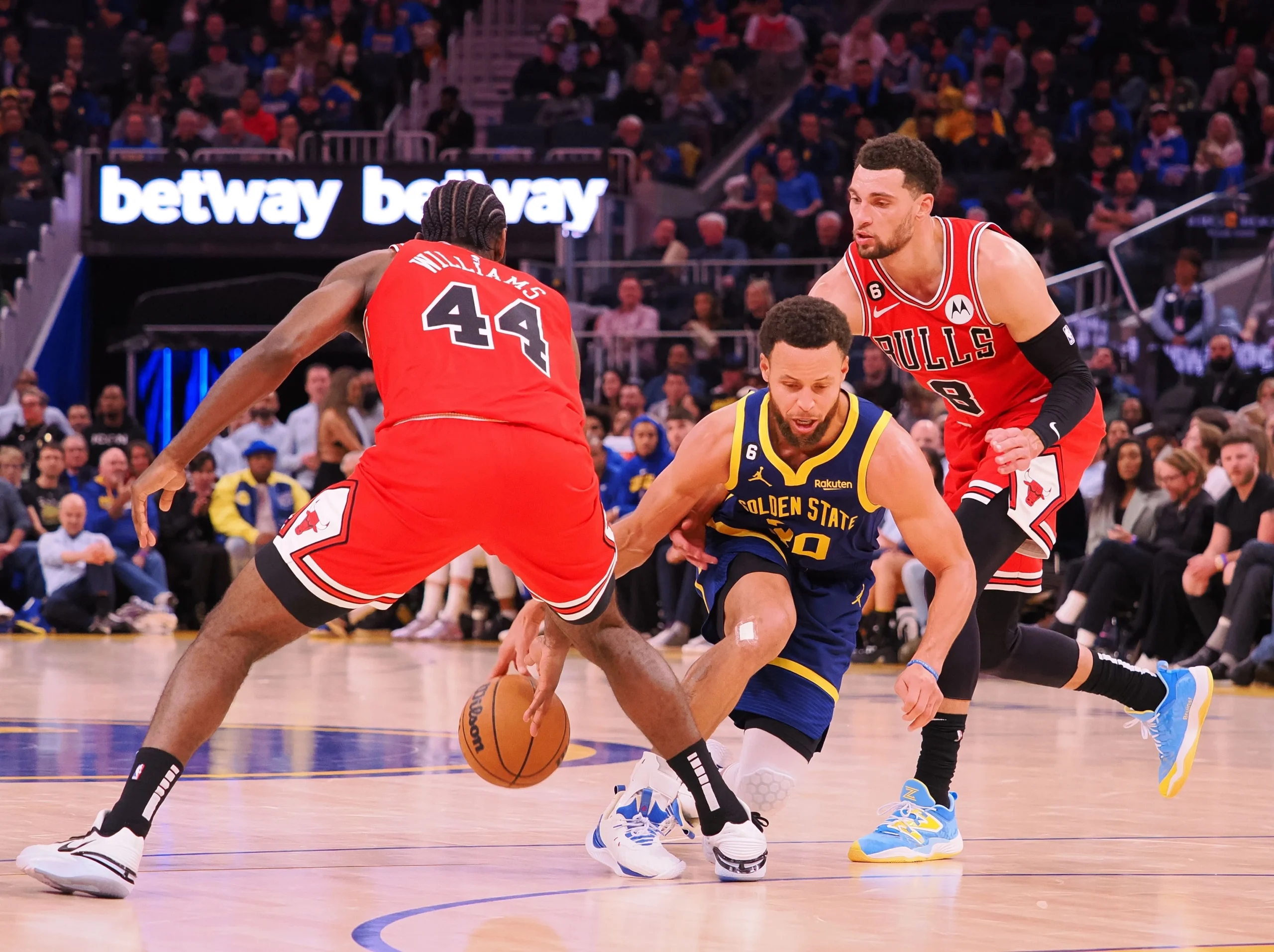 Warriors vs Bulls : Duel Électrisant au Chase Center !
