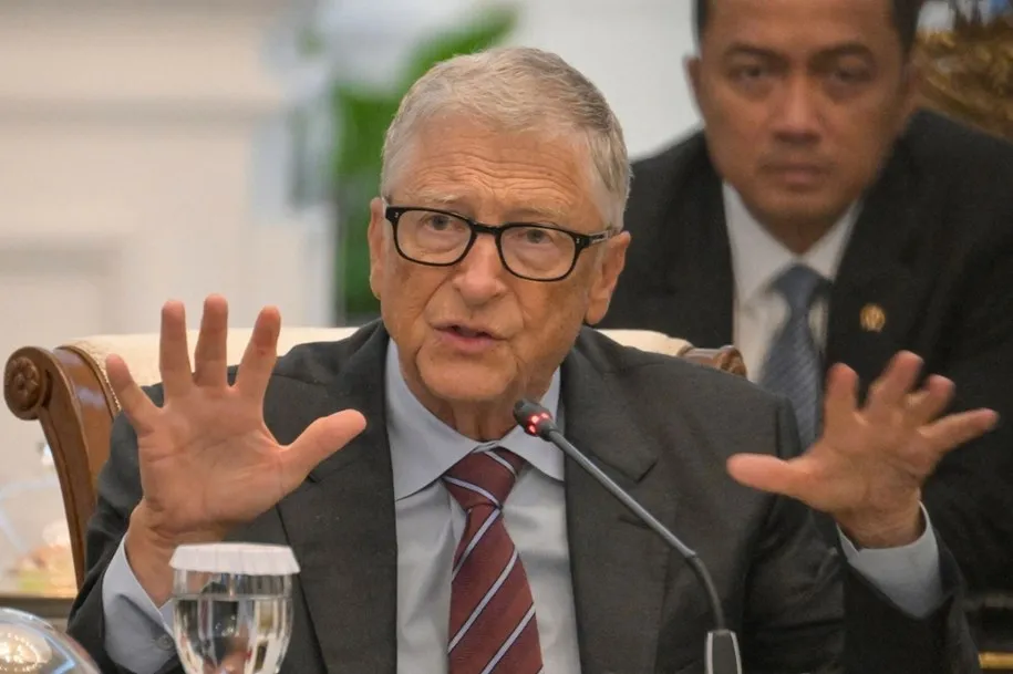 Bill Gates : Réflexions sur l'impact des réseaux sociaux et de l'IA
