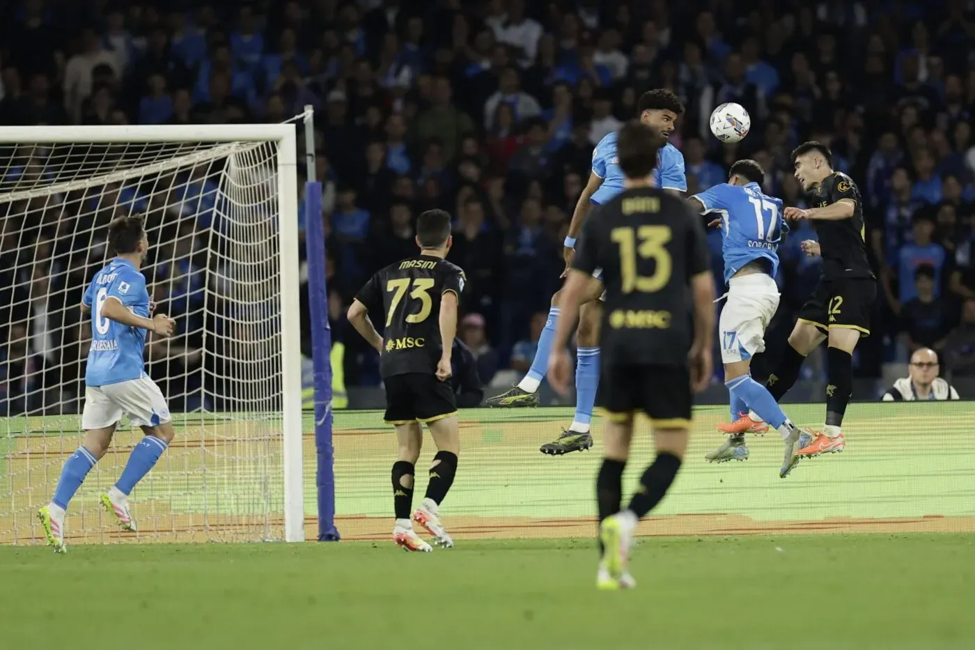 Naples et Genoa : Un match nul qui relance la course au titre