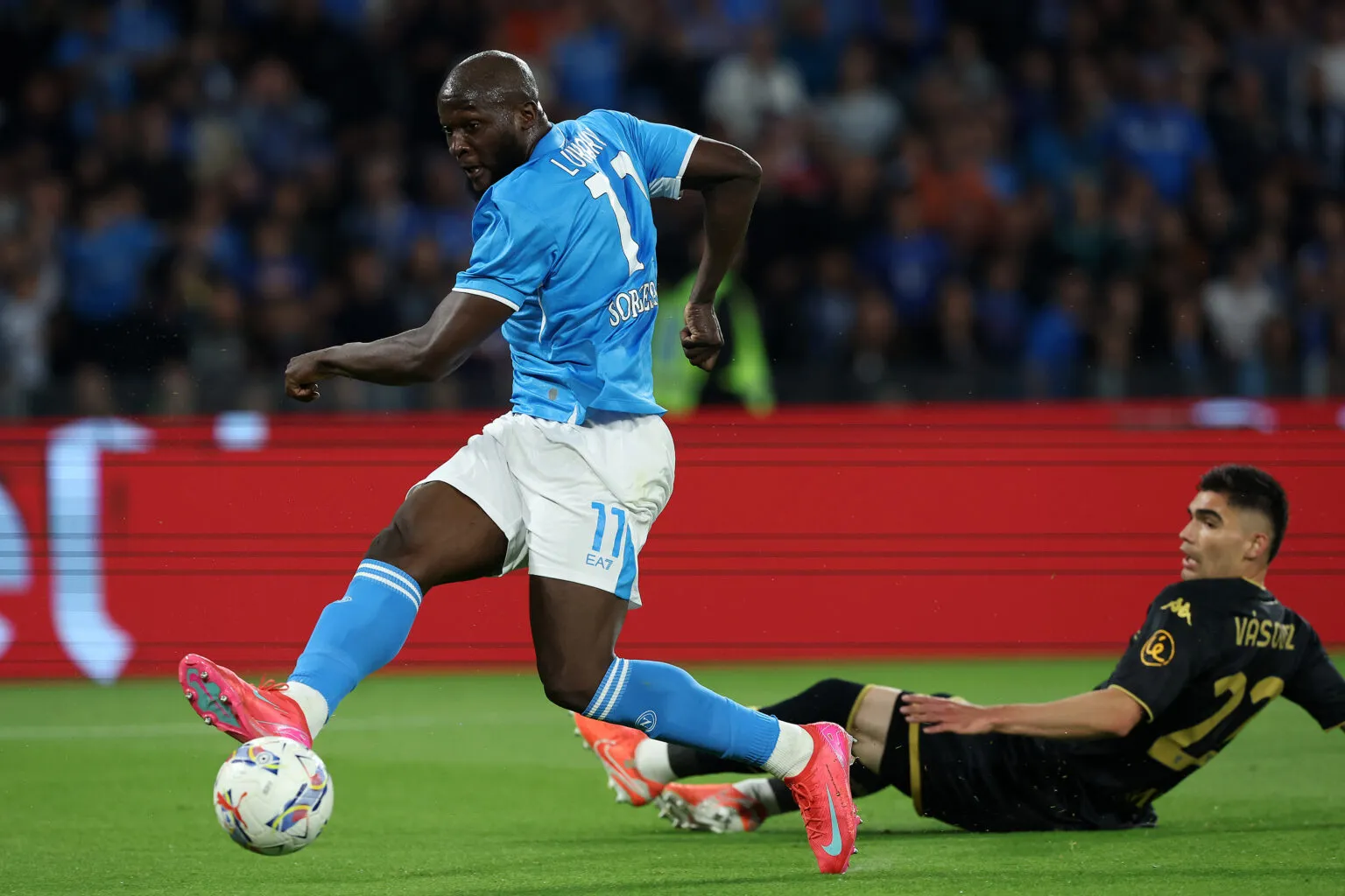 Napoli en Flamme : La Révélation du Calcio qui Fait Vibrer la France