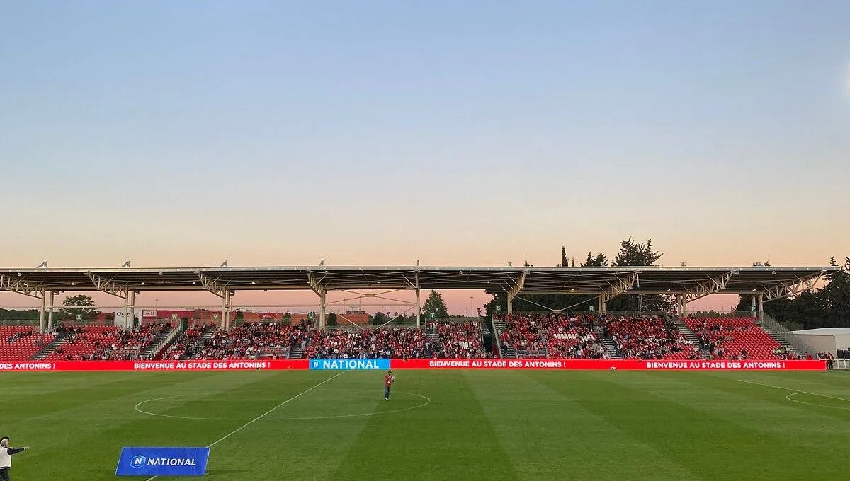Nîmes Olympique : Adil Hermach, un leader déterminé à redresser le club