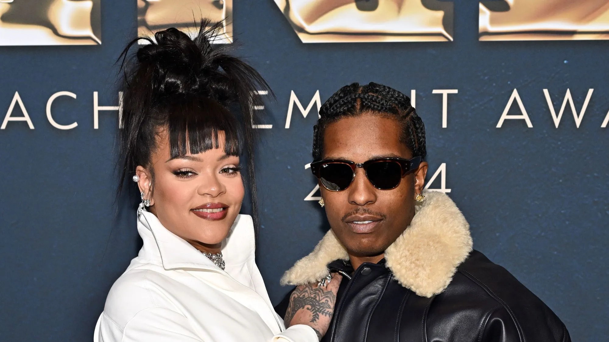Rihanna : La star dévoile des moments tendres de son enfance !